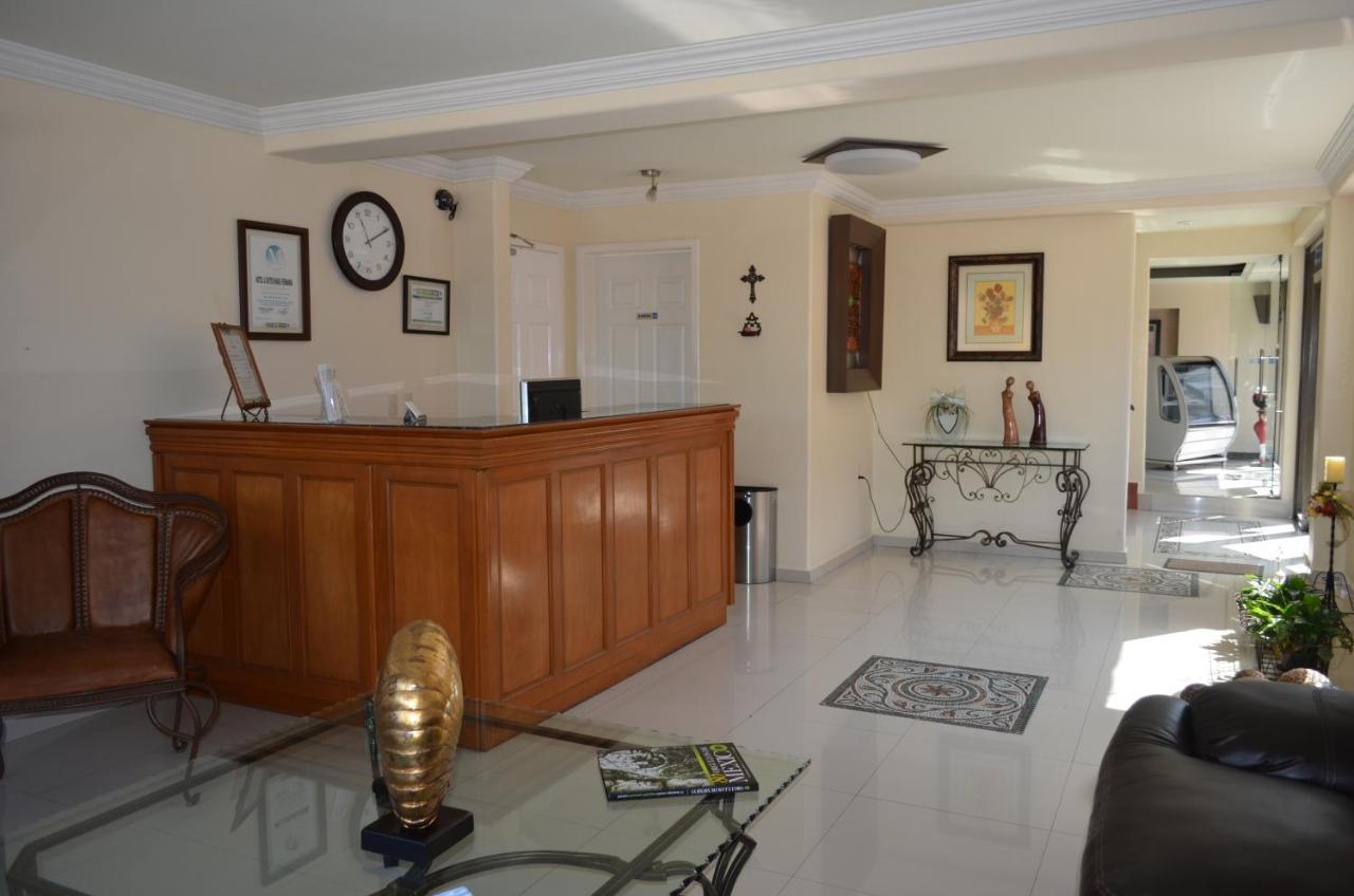 Hotel Y Suites Maria Fernanda Zitácuaro 外观 照片